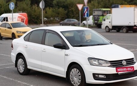 Volkswagen Polo VI (EU Market), 2018 год, 900 000 рублей, 18 фотография