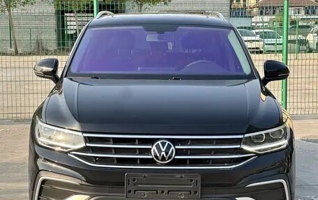 Volkswagen Tiguan II, 2023 год, 2 707 650 рублей, 2 фотография