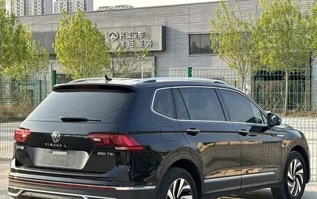Volkswagen Tiguan II, 2023 год, 2 707 650 рублей, 7 фотография