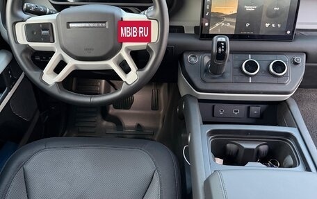 Land Rover Defender II, 2024 год, 7 700 000 рублей, 5 фотография