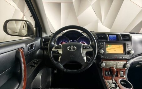 Toyota Highlander III, 2013 год, 1 655 000 рублей, 20 фотография