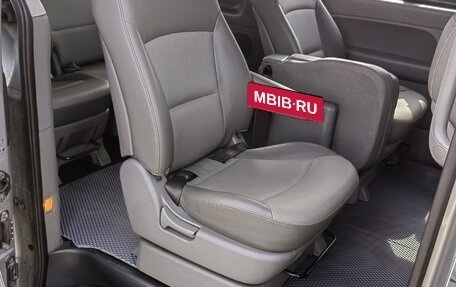 Hyundai Grand Starex Grand Starex I рестайлинг 2, 2011 год, 1 475 000 рублей, 15 фотография