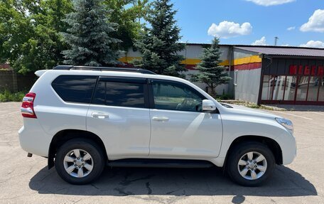 Toyota Land Cruiser Prado 150 рестайлинг 2, 2014 год, 2 990 000 рублей, 3 фотография