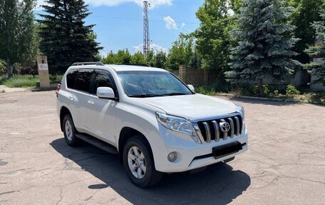 Toyota Land Cruiser Prado 150 рестайлинг 2, 2014 год, 2 990 000 рублей, 4 фотография