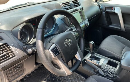 Toyota Land Cruiser Prado 150 рестайлинг 2, 2014 год, 2 990 000 рублей, 10 фотография