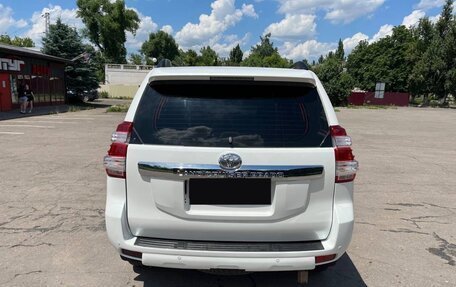 Toyota Land Cruiser Prado 150 рестайлинг 2, 2014 год, 2 990 000 рублей, 8 фотография