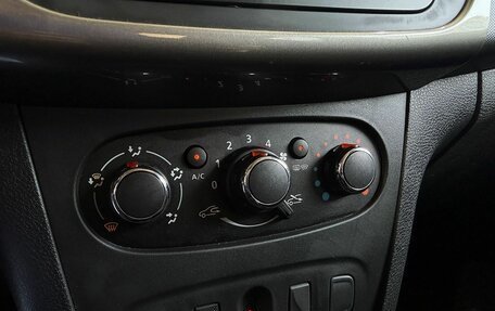 Renault Sandero II рестайлинг, 2018 год, 1 249 000 рублей, 13 фотография