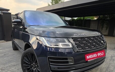 Land Rover Range Rover IV рестайлинг, 2019 год, 5 800 000 рублей, 3 фотография