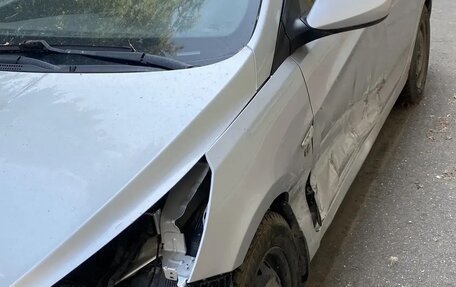 Hyundai Solaris II рестайлинг, 2011 год, 450 000 рублей, 14 фотография