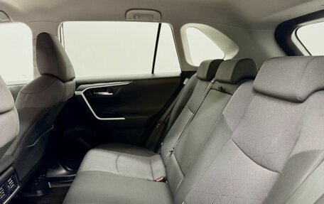 Toyota RAV4, 2022 год, 3 225 000 рублей, 13 фотография