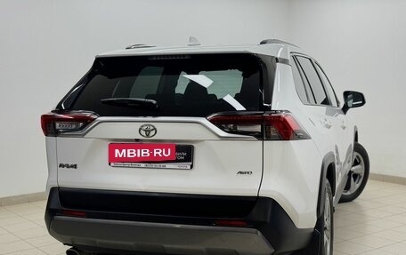 Toyota RAV4, 2022 год, 3 225 000 рублей, 6 фотография