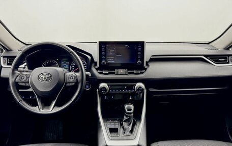 Toyota RAV4, 2022 год, 3 225 000 рублей, 16 фотография
