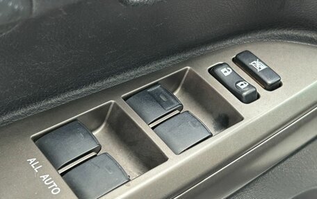 Toyota Land Cruiser 200, 2011 год, 2 950 000 рублей, 10 фотография