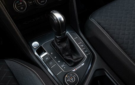 Volkswagen Tiguan II, 2018 год, 2 015 000 рублей, 13 фотография