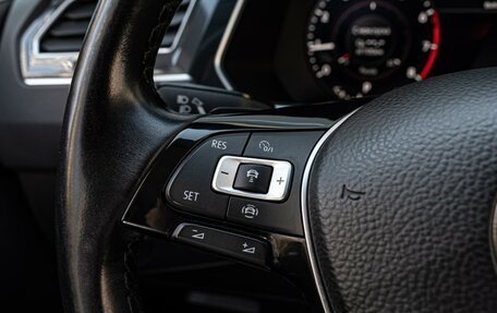 Volkswagen Tiguan II, 2018 год, 2 015 000 рублей, 16 фотография