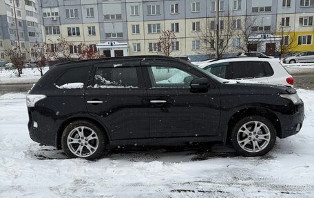 Mitsubishi Outlander III рестайлинг 3, 2012 год, 1 600 000 рублей, 2 фотография