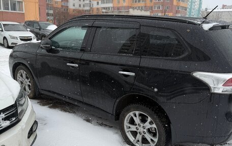 Mitsubishi Outlander III рестайлинг 3, 2012 год, 1 600 000 рублей, 4 фотография