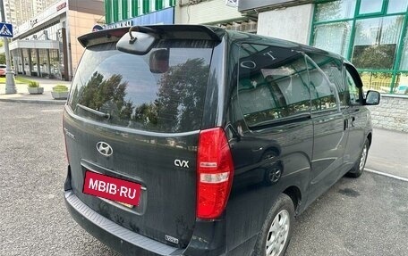 Hyundai Grand Starex Grand Starex I рестайлинг 2, 2014 год, 2 299 000 рублей, 2 фотография