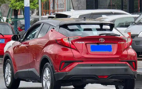Toyota C-HR I рестайлинг, 2022 год, 1 690 500 рублей, 3 фотография