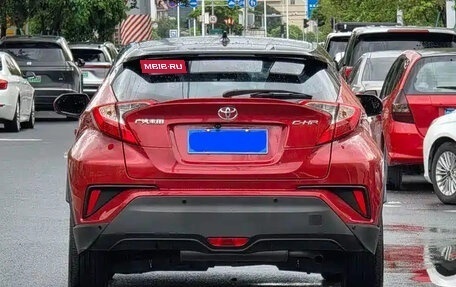 Toyota C-HR I рестайлинг, 2022 год, 1 690 500 рублей, 4 фотография