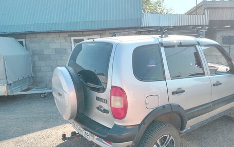 Chevrolet Niva I рестайлинг, 2004 год, 240 000 рублей, 7 фотография