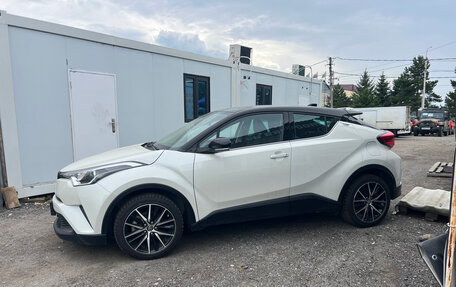 Toyota C-HR I рестайлинг, 2021 год, 2 298 000 рублей, 3 фотография