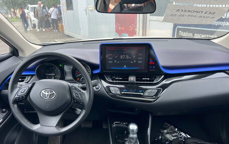 Toyota C-HR I рестайлинг, 2021 год, 2 298 000 рублей, 14 фотография
