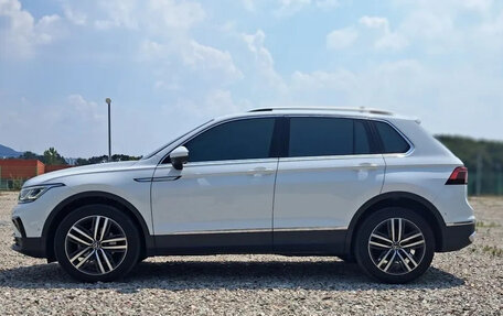 Volkswagen Tiguan II, 2022 год, 2 900 000 рублей, 7 фотография