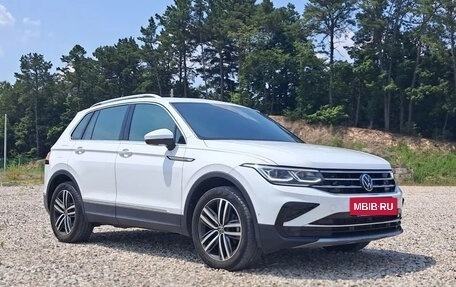 Volkswagen Tiguan II, 2022 год, 2 900 000 рублей, 2 фотография