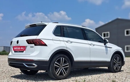 Volkswagen Tiguan II, 2022 год, 2 900 000 рублей, 4 фотография
