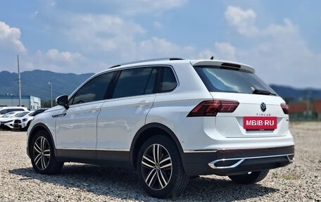 Volkswagen Tiguan II, 2022 год, 2 900 000 рублей, 6 фотография