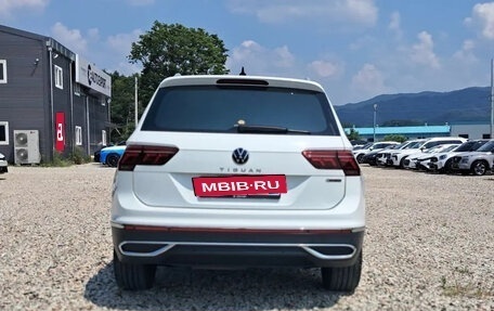 Volkswagen Tiguan II, 2022 год, 2 900 000 рублей, 5 фотография
