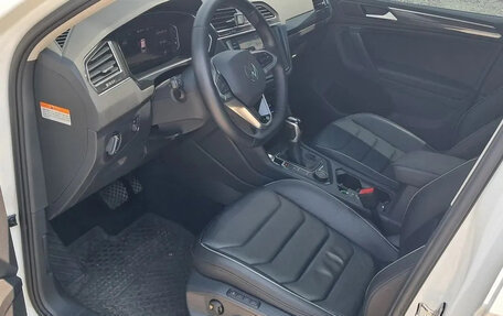 Volkswagen Tiguan II, 2022 год, 2 900 000 рублей, 11 фотография