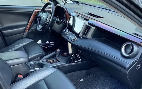 Toyota RAV4, 2013 год, 1 850 000 рублей, 6 фотография