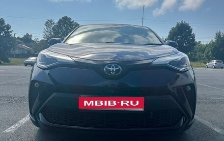 Toyota C-HR I рестайлинг, 2020 год, 2 350 000 рублей, 4 фотография