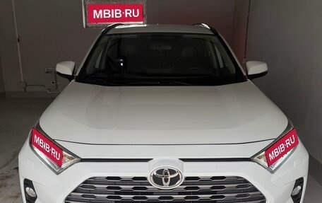 Toyota RAV4, 2020 год, 3 980 000 рублей, 1 фотография