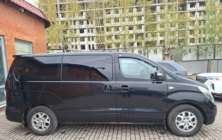Hyundai Grand Starex Grand Starex I рестайлинг 2, 2015 год, 1 880 000 рублей, 4 фотография