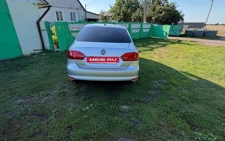 Volkswagen Jetta VI, 2014 год, 1 300 000 рублей, 2 фотография