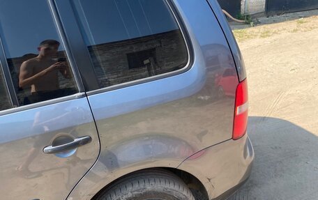 Volkswagen Touran III, 2003 год, 500 000 рублей, 6 фотография