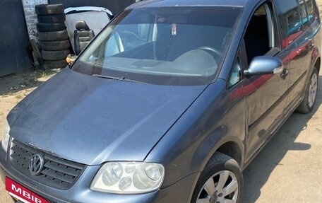Volkswagen Touran III, 2003 год, 500 000 рублей, 3 фотография
