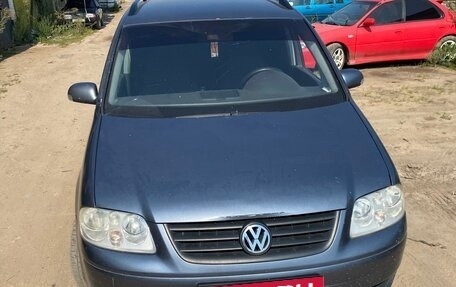 Volkswagen Touran III, 2003 год, 500 000 рублей, 2 фотография