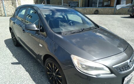 Opel Astra J, 2012 год, 600 000 рублей, 2 фотография