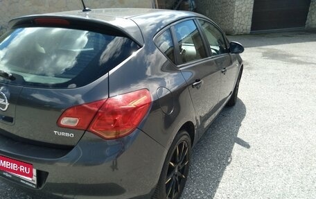 Opel Astra J, 2012 год, 600 000 рублей, 3 фотография