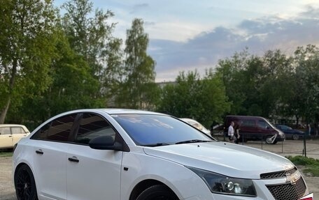 Chevrolet Cruze II, 2011 год, 700 000 рублей, 2 фотография