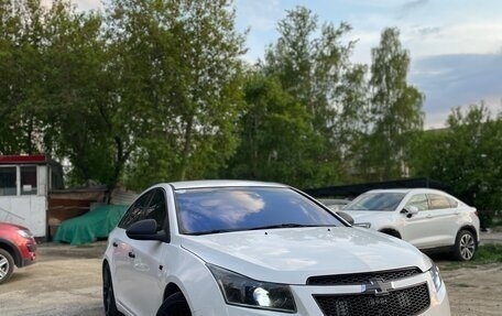 Chevrolet Cruze II, 2011 год, 700 000 рублей, 6 фотография