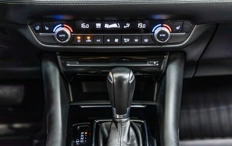 Mazda 6, 2019 год, 2 268 000 рублей, 24 фотография