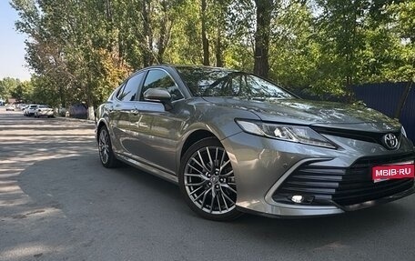 Toyota Camry, 2022 год, 3 950 000 рублей, 1 фотография