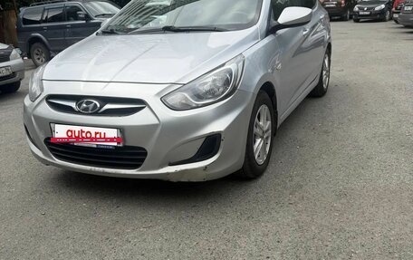 Hyundai Solaris II рестайлинг, 2011 год, 680 000 рублей, 3 фотография