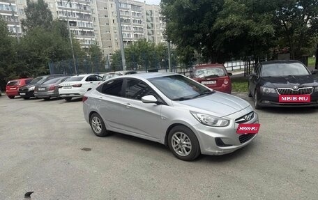 Hyundai Solaris II рестайлинг, 2011 год, 680 000 рублей, 2 фотография