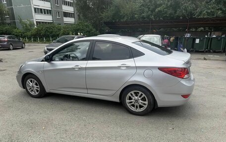 Hyundai Solaris II рестайлинг, 2011 год, 680 000 рублей, 6 фотография